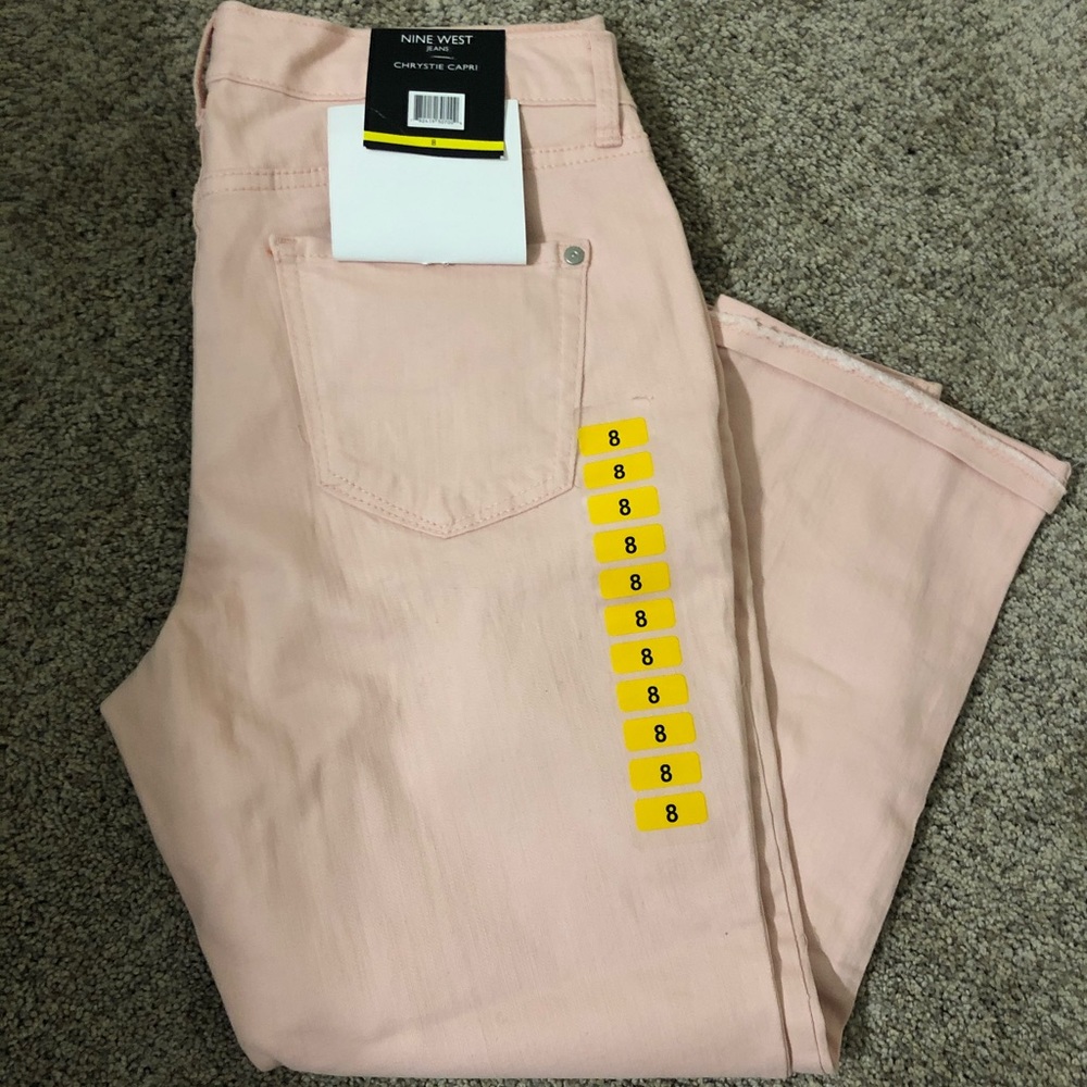 Pink cropped Capri pants